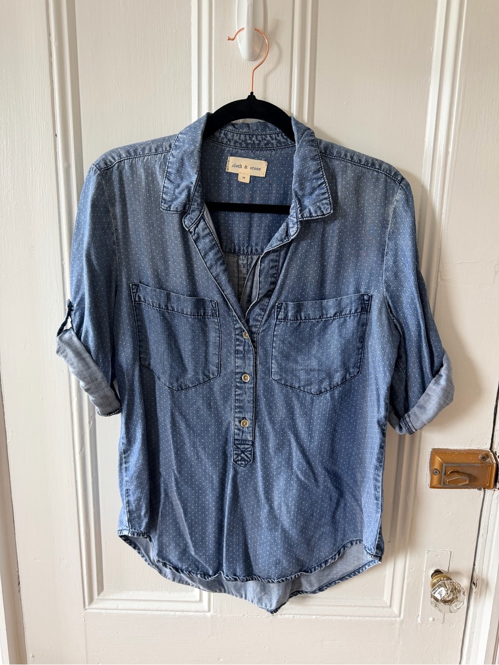 cloth & stone Light Blue Dotted Chambray Button-Front Shirt